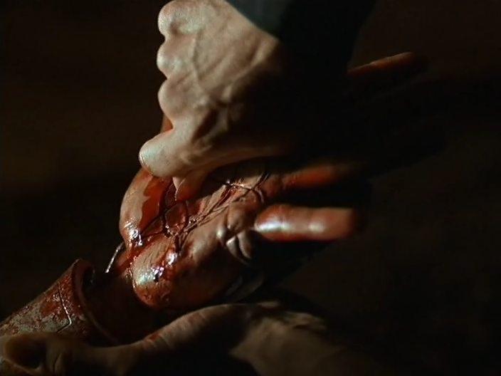 Кадр из фильма Фауст: Любовь проклятого / Faust: Love of the Damned (2001)