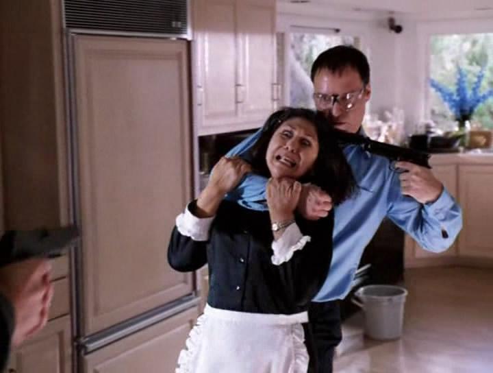 Кадр из фильма Бастион / Safe House (1998)
