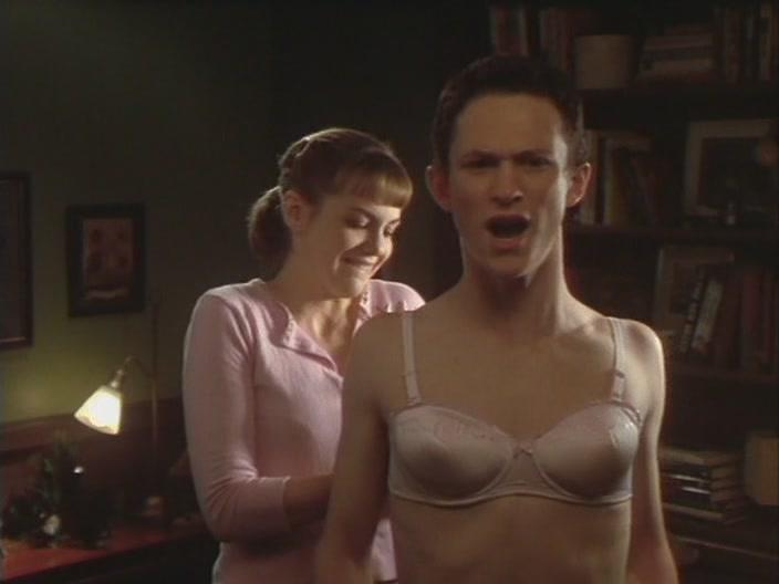 Кадр из фильма 100 девчонок и одна в лифте / 100 Girls (2001)