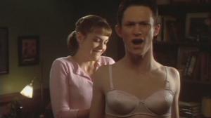 Кадры из фильма 100 девчонок и одна в лифте / 100 Girls (2001)
