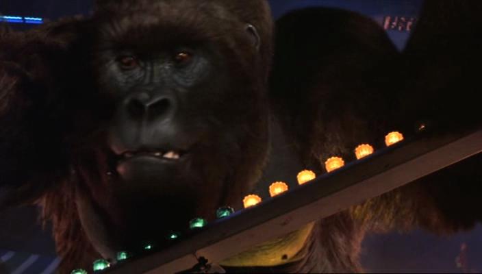 Кадр из фильма Могучий Джо Янг / Mighty Joe Young (1998)