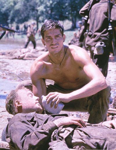 Кадр из фильма Тонкая красная линия / The Thin Red Line (1998)