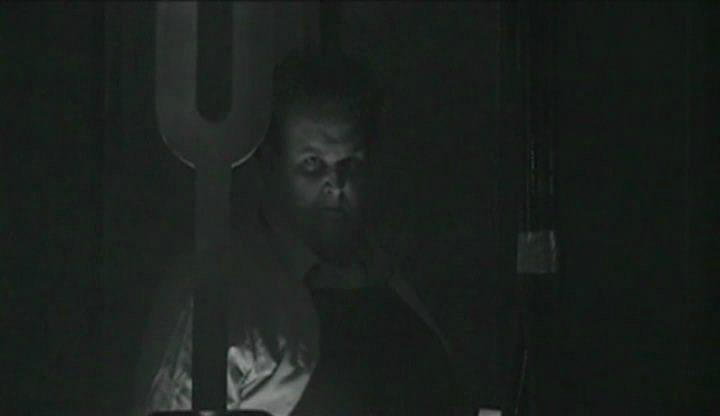 Кадр из фильма Извне / From Beyond (1999)