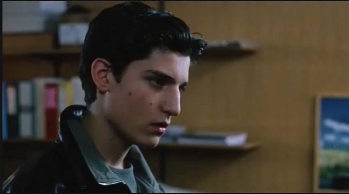 Кадр из фильма Это мое тело / Ceci est mon corps (2001)
