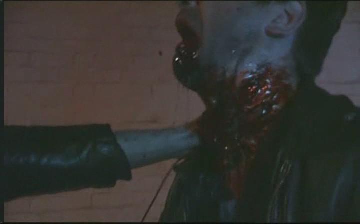 Кадр из фильма Колыбель кошмаров / Cradle of Fear (2001)