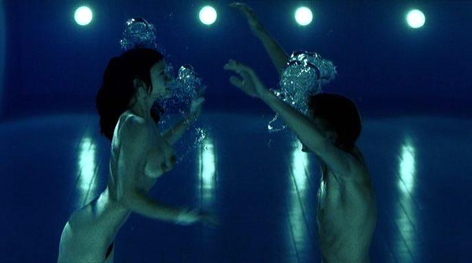 Кадр из фильма Через день / In den Tag hinein (2001)