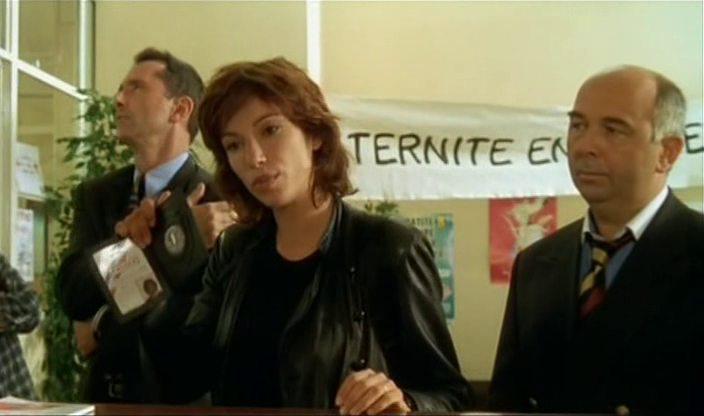 Кадр из фильма Незначительное влияние / Trafic d'influence (1999)