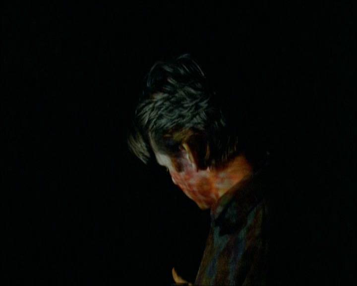 Кадр из фильма Эпидемия одержимости / Besat (1999)