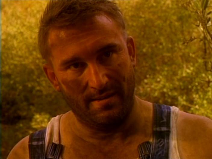 Кадр из фильма Трещина в полу / A Crack in the Floor (2001)
