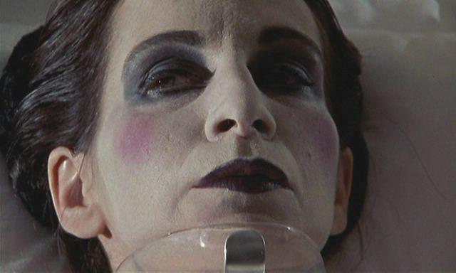Кадр из фильма 8 1/2 женщин / 8 ½ Women (1999)