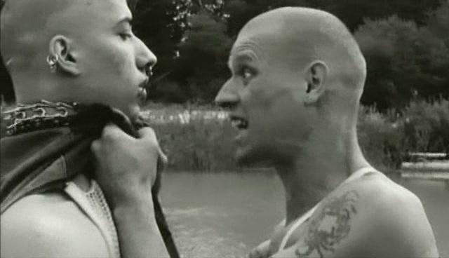 Кадр из фильма Будь начеку! / Oi! Warning (1999)