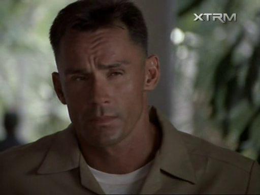 Кадр из фильма Наёмник 2 / Mercenary II: Thick & Thin (1999)
