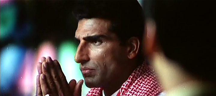Кадр из фильма Игрок 420 / Khiladi 420 (2000)