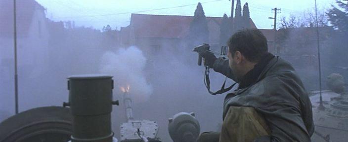 Кадр из фильма Спасти Хэррисона / Harrison's Flowers (2000)