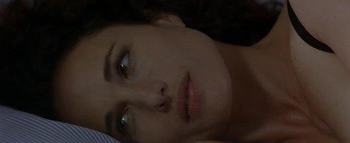 Кадр из фильма Спасти Хэррисона / Harrison's Flowers (2000)