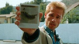 Кадры из фильма Помни / Memento (2000)