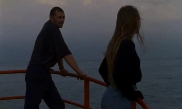 Кадр из фильма Девушки не умеют плавать / Les filles ne savent pas nager (2000)