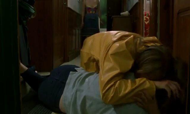 Кадр из фильма Девушки не умеют плавать / Les filles ne savent pas nager (2000)