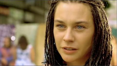 Кадр из фильма Солнце ацтеков / Im Juli (2000)