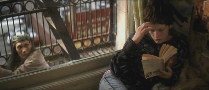 Кадр из фильма Отель "Миллион долларов" / The Million Dollar Hotel (2000)