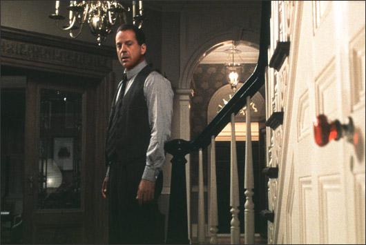 Кадр из фильма Шестое чувство / The Sixth Sense (2000)