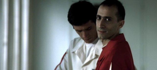 Кадр из фильма Выход / Exit (2000)