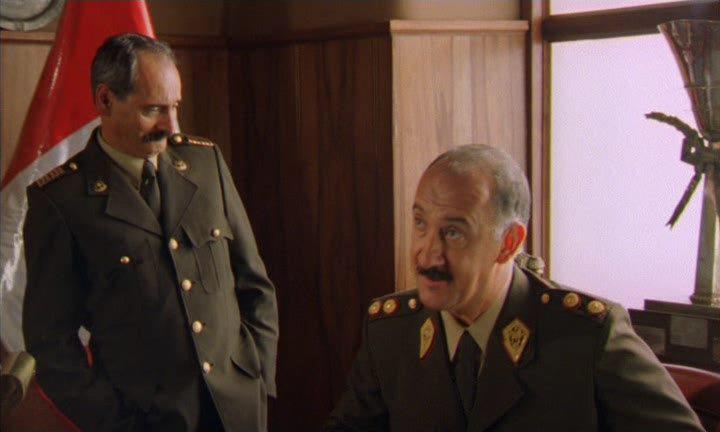 Кадр из фильма Сексназ капитана Пантохи / Pantaleón y las visitadoras (2000)