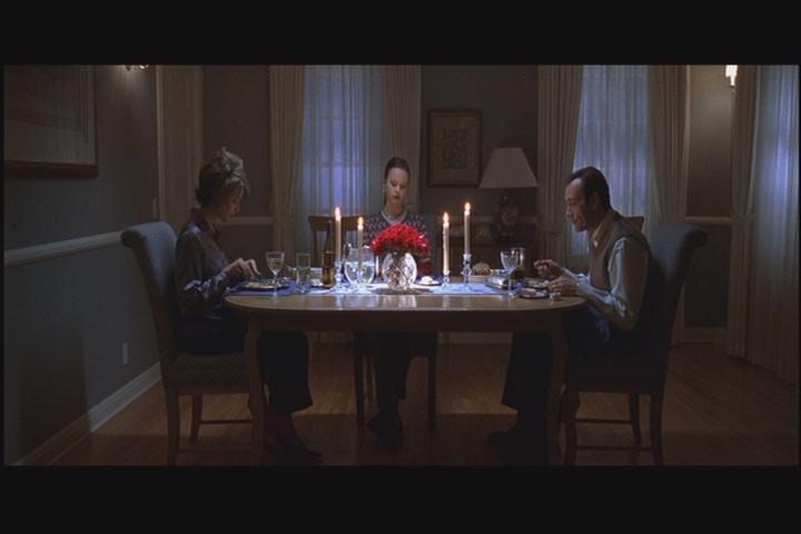 Кадр из фильма Красота по-американски / American Beauty (2000)