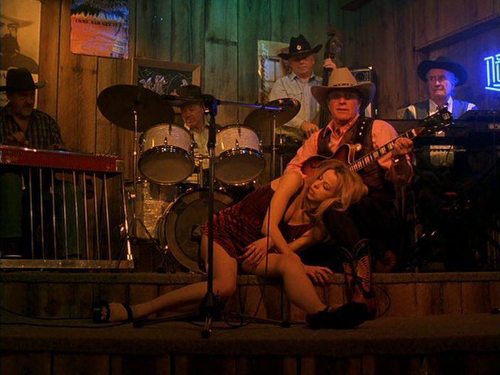 Кадр из фильма Убийство в "Центре Америки" / Viva Las Nowhere (2000)