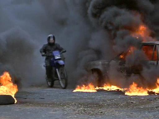 Кадр из фильма Исполнитель приговора / Doomsdayer (2000)