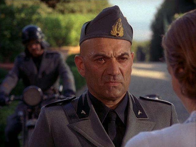 Кадр из фильма На вилле / Up at the Villa (2000)