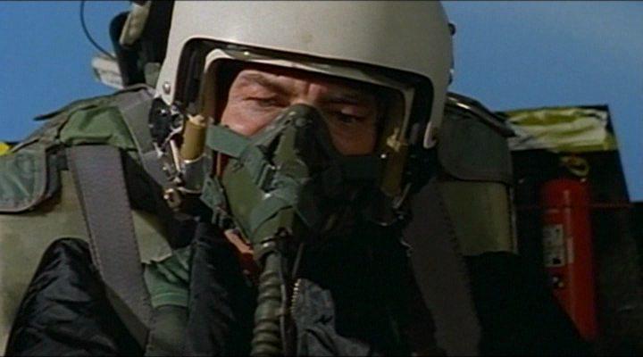 Кадр из фильма Зона нанесения удара / Strike Zone (2000)