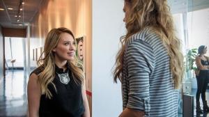 Кадры из фильма Юная / Younger (2015)