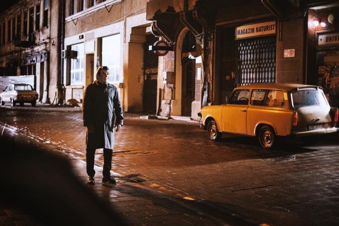 Кадр из фильма Товарищ детектив / Comrade Detective (2017)
