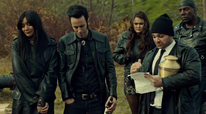 Кадр из фильма Тёмное дитя / Orphan Black (2013)