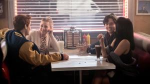 Кадры из фильма Ривердэйл / Riverdale (2017)