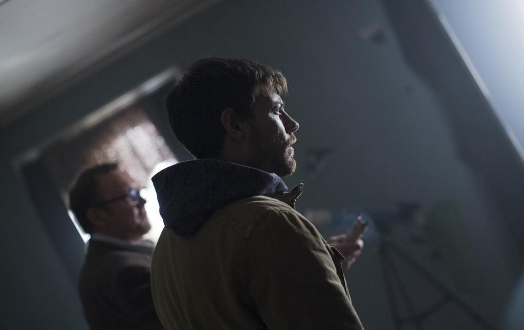 Кадр из фильма Изгой / Outcast (2016)