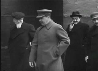 Кадр из фильма Мир в Войне / The World at War (1973)