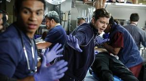 Кадры из фильма Реанимация / Code Black (2015)