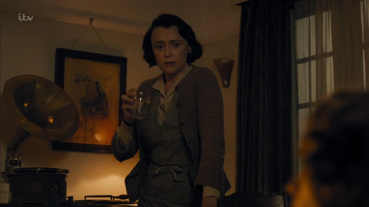 Кадр из фильма Дарреллы / The Durrells (2016)