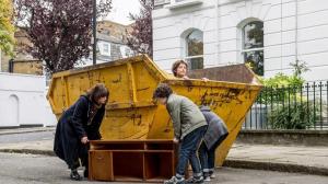 Кадры из фильма С любовью, Нина / Love, Nina (2016)
