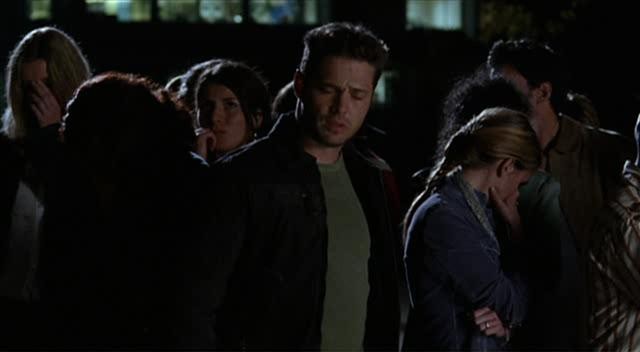 Кадр из фильма Вернуть из мертвых / Tru Calling (2003)