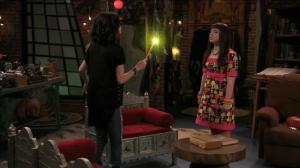 Кадры из фильма Волшебники из Вэйверли Плэйс / Wizards of Waverly Place (2009)