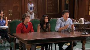 Кадры из фильма Волшебники из Вэйверли Плэйс / Wizards of Waverly Place (2009)