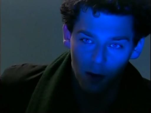 Кадр из фильма Секретные материалы Стрейнджа / Strange (2003)