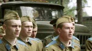 Кадры из фильма Обнимая небо (2014)
