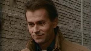 Кадры из фильма На углу, у Патриарших / 16+ (1995)