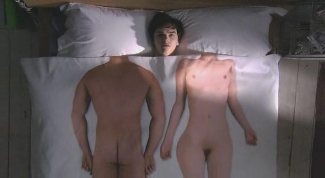 Кадр из фильма Молокососы / Skins (2007)