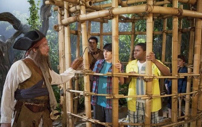 Кадр из фильма Два короля / Pair of Kings (2010)
