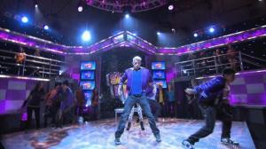 Кадры из фильма Танцевальная лихорадка / Shake It Up! (2012)